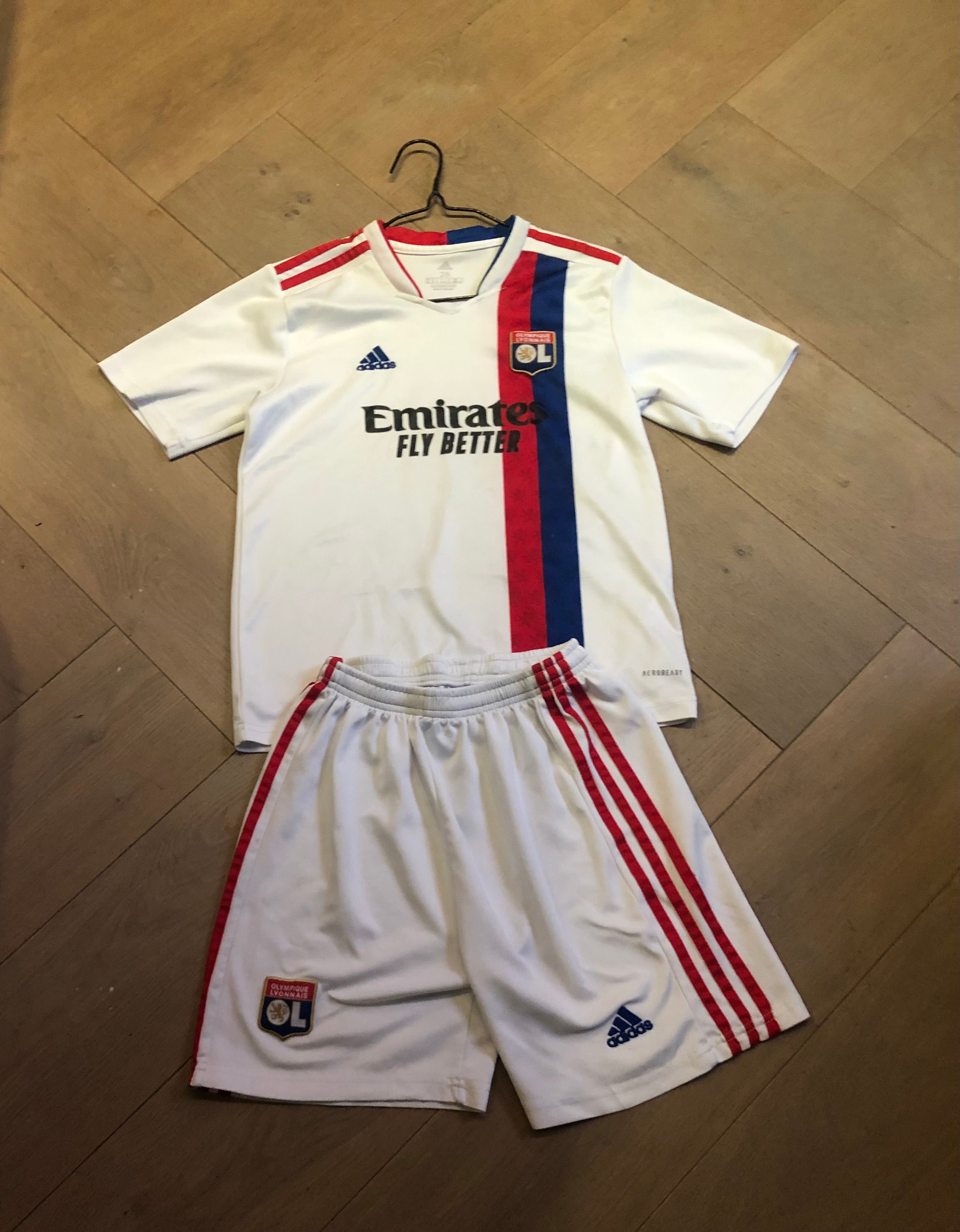 Lyon Home 18/19
